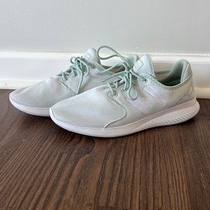 New Balance Tennis shoes, womens size 8, the color is mint green